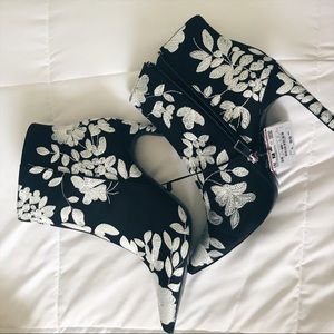 Zara Embroidery Boots